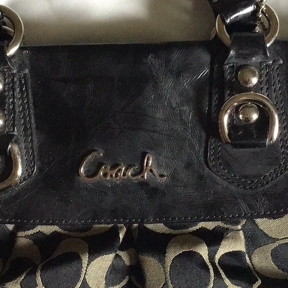 Coach shoulder bag. - Picture 2 of 5